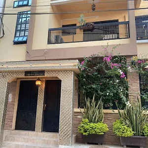 Apartment Adja Binta Kane Sour, Dakar